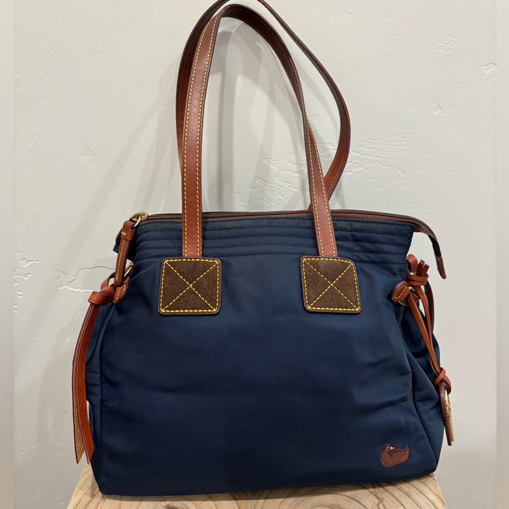 Dooney & Bourke nylon shoulder tote